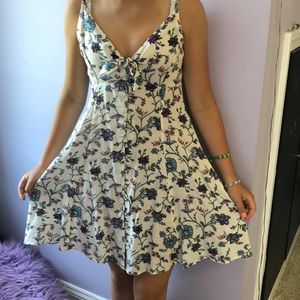 Flowy floral above knee dress